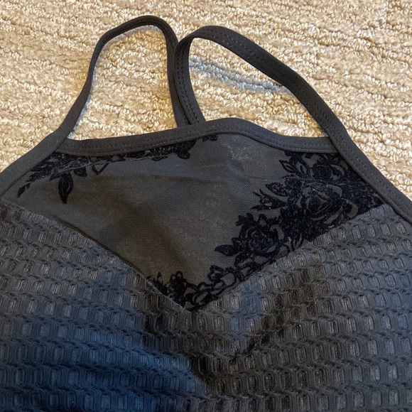 Lorna Jane sports bra - Picture 3 of 3